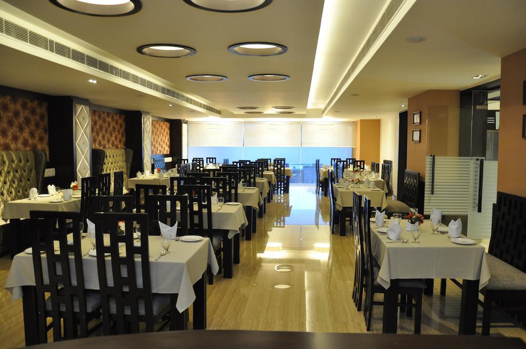 Hotel Prem Plaza Karnāl Exteriér fotografie