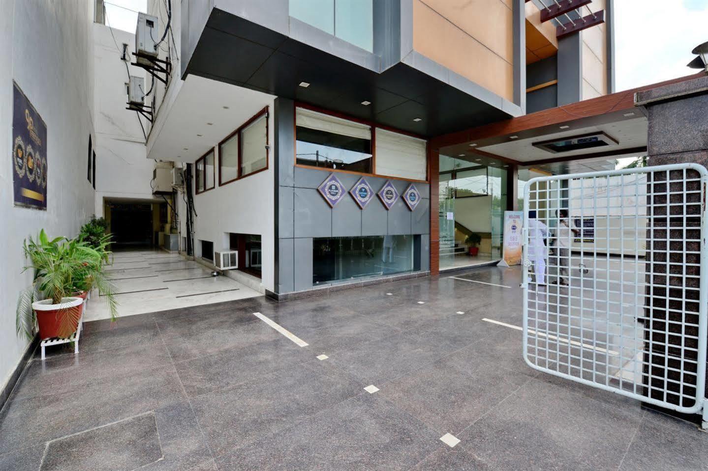 Hotel Prem Plaza Karnāl Exteriér fotografie